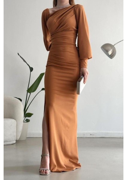 Tek Omuz Açık Detay Ithal Krep Kumaş Maxi Boy Uzun Kol Elbise Kahverengi 582307 fiyatları