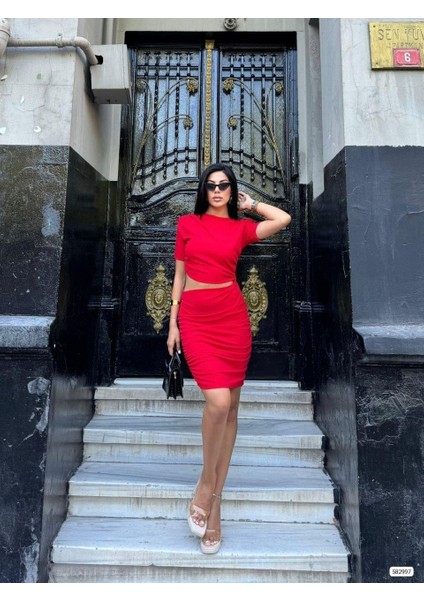 Bel Dekolteli Büzgülü Kısa Kollu Elbise 582997 Kırmızı modelleri