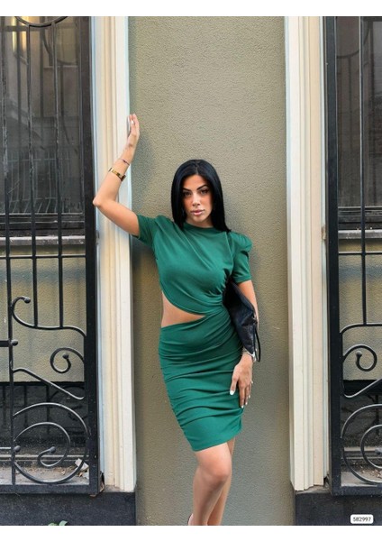 Bel Dekolteli Büzgülü Kısa Kollu Elbise 582997 Zümrüt modelleri