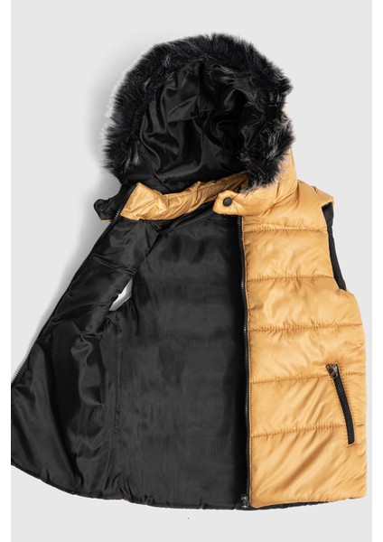 Içi Elyaf Dolgulu Kürk Kapşonlu Erkek Yelek modelleri