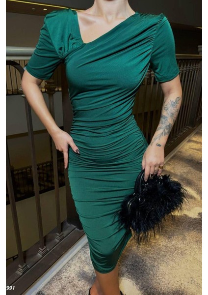 Asimetrik Yaka Büzgülü Sandy Elbise Zümrüt 582991 fiyatları