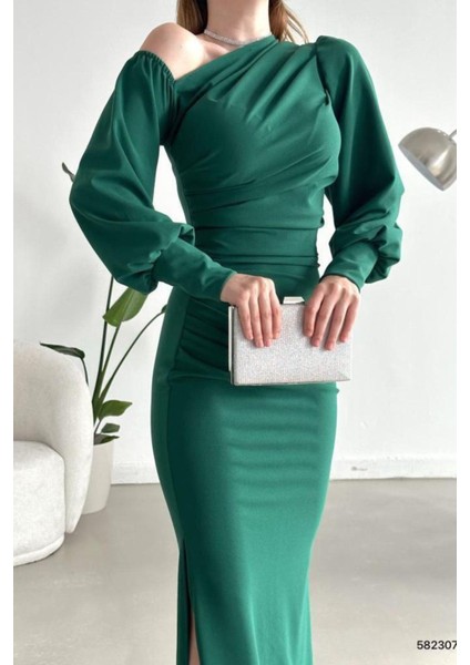 Tek Omuz Açık Detay Ithal Krep Kumaş Maxi Boy Uzun Kol Elbise Zümrüt 582307 fiyatları