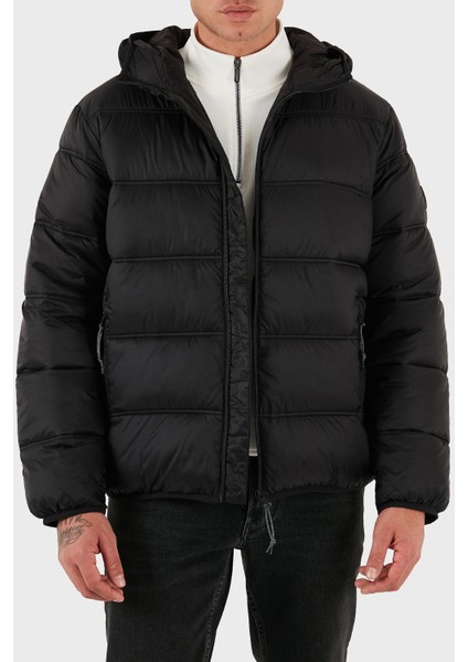 Regular Fit Kapüşonlu Kapitoneli Şişme Mont Erkek Mont DM0DM22044 Bds