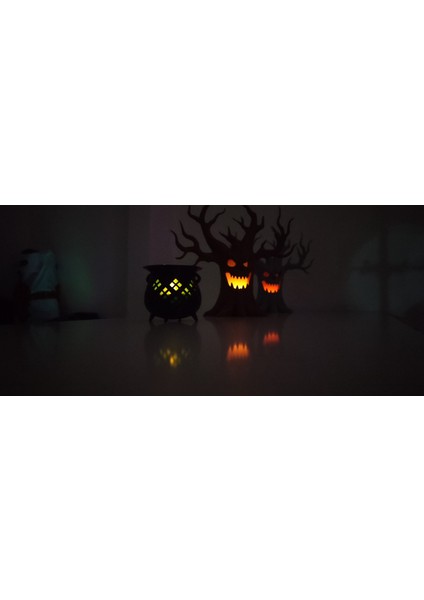 Halloween Için Özel Tasarım Konsept Alevli Ağaç Figürü fiyatları