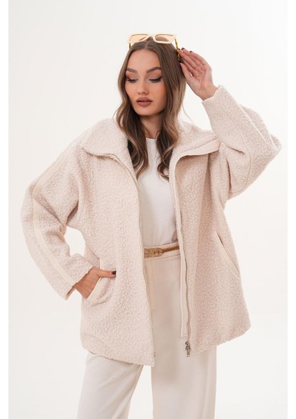 Ön Fermuarlı Biyeli Uzun Kıvırcık Krem Mont SRP1200