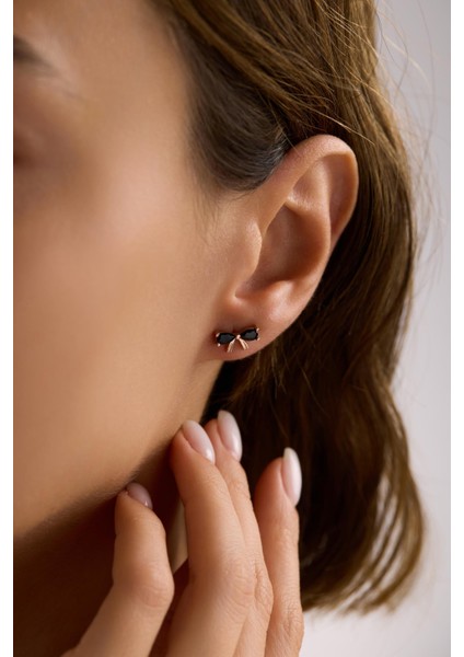 925 Ayar Gümüş Rose Kaplama Siyah Taşlı Papyon Model Küpe indirimleri