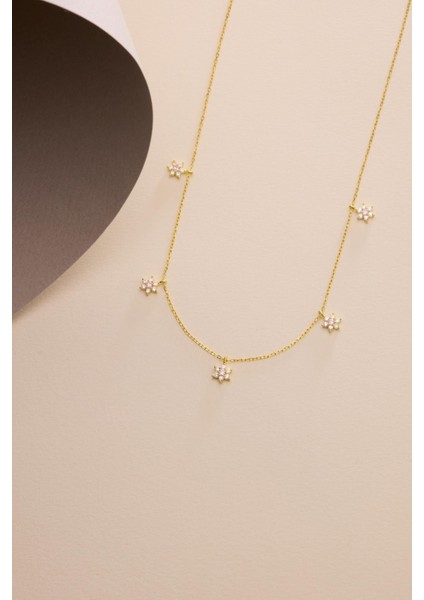 925 Ayar Gümüş Gold Kaplama Pembe Taşlı Minimal Çiçek Şans Kolye fırsatları