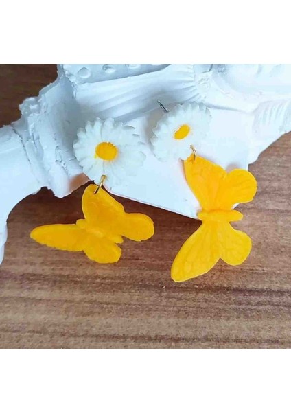 Butterfly Daisy El Yapımı Papatyalı Sarı Kelebek Sallantılı Küpe modelleri