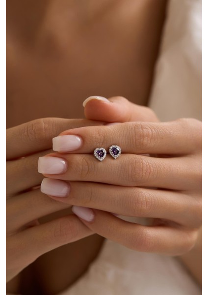 925 Ayar Gümüş Rodyum Kaplama Mor Taşlı Kalp Model Küpe