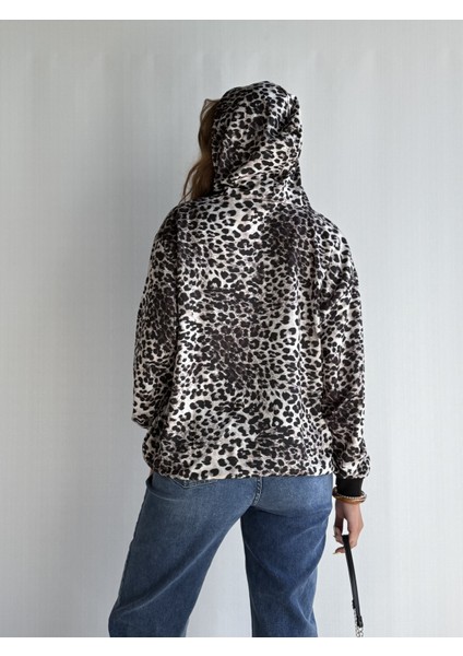 Kadın Kapüşonlu Kanguru Cepli Leopar Desenli Uzun Kol Oversize Sweatshirt indirimleri