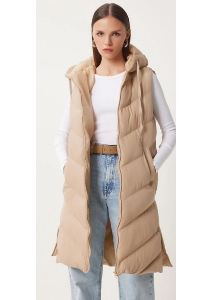 Kadın Midi Boy Kapüşonlu Yanları Fermuarlı Bej Şişme Yelek fiyatları