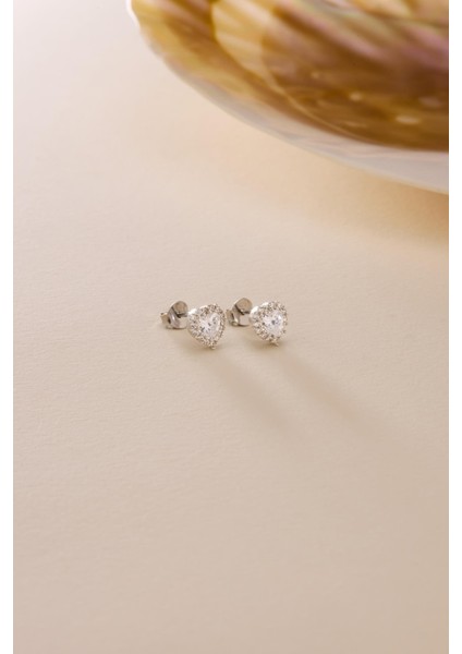 925 Ayar Gümüş Rodyum Kaplama Beyaz Taşlı Kalp Model Küpe fırsatları