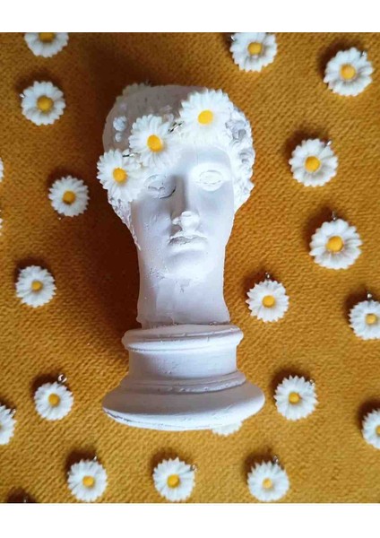 Triple Daisy Dreams Uzun El Yapımı Beyaz Papatya Küpe - Sade ve Zarif