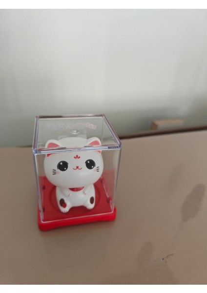 Kafa Sallayan Kedi Güneş Enerjili modelleri