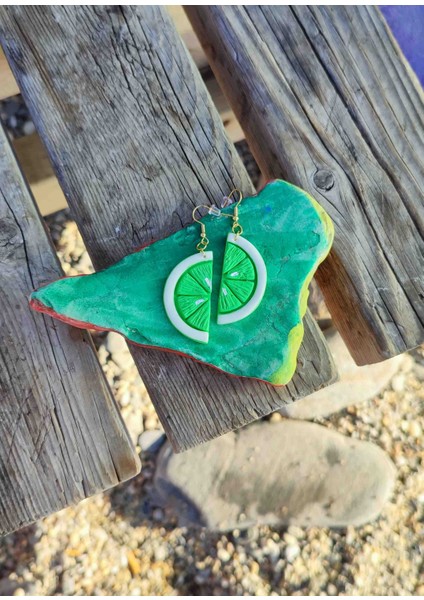 Lime El Yapımı Özel Tasarım Yeşil Sallantılı Küpe
