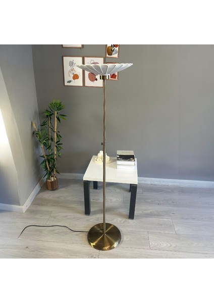 Beyaz Lambader Modern Dekoratif Metal Oturma Odası Çalışma Odası fiyatları