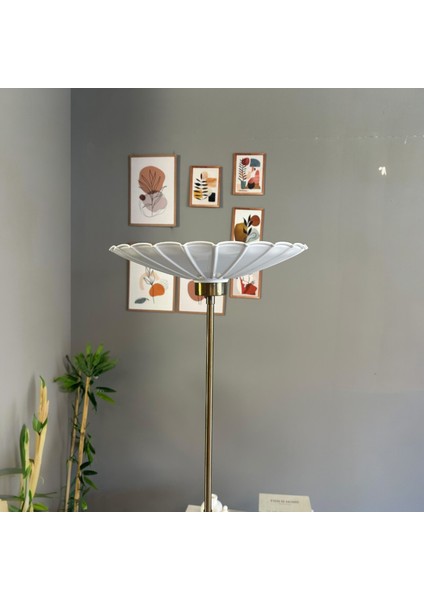 Beyaz Lambader Modern Dekoratif Metal Oturma Odası Çalışma Odası modelleri