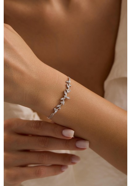 925 Ayar Gümüş Rodyum Kaplama Mekik Taşlı Zarif Sarmaşık Bileklik