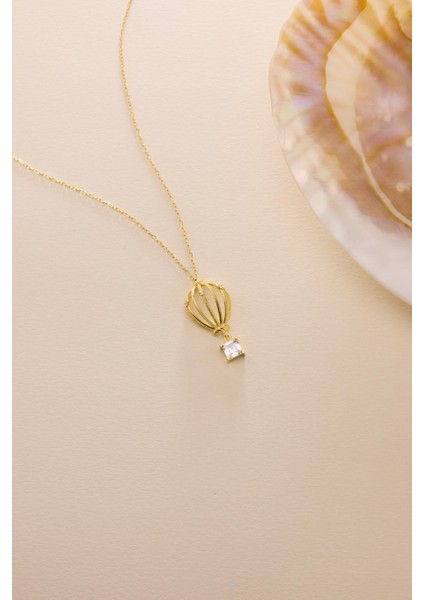 925 Ayar Gümüş Gold Kaplama Kare Tektaş Sallantılı Balon Tasarım Kolye