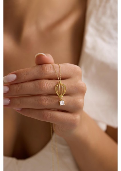 925 Ayar Gümüş Gold Kaplama Kare Tektaş Sallantılı Balon Tasarım Kolye fiyatları