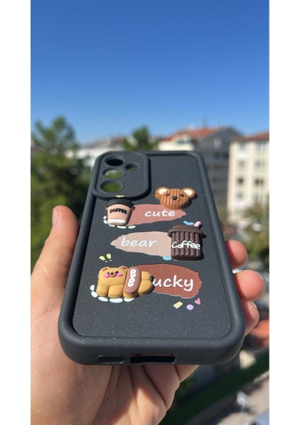 Galaxy S25UYUMLU Kılıf Çıkartmalı Desenli Kamera Korumalı Kılıf fiyatları