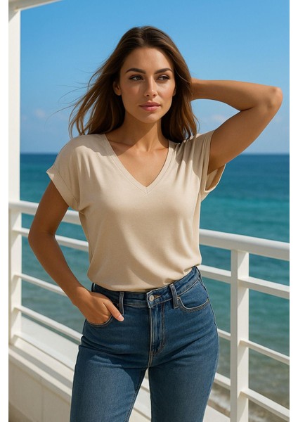 Kadın Bej Viskon V Yakalı T-Shirt Kısa Kol Rahat Kesim Bluz fiyatları