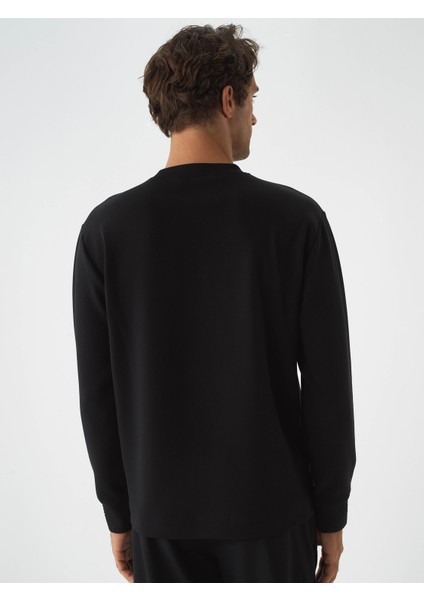 Erkek Siyah Pamuk Dokulu Regular Fit Sweatshirt fırsatları