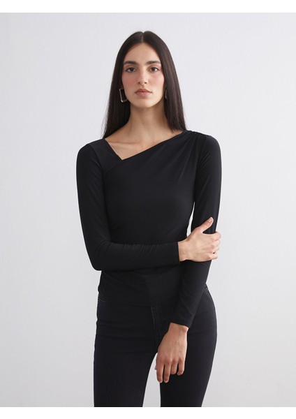 Yeni Sezon Asimetrik Yaka Büzgülü Bluz