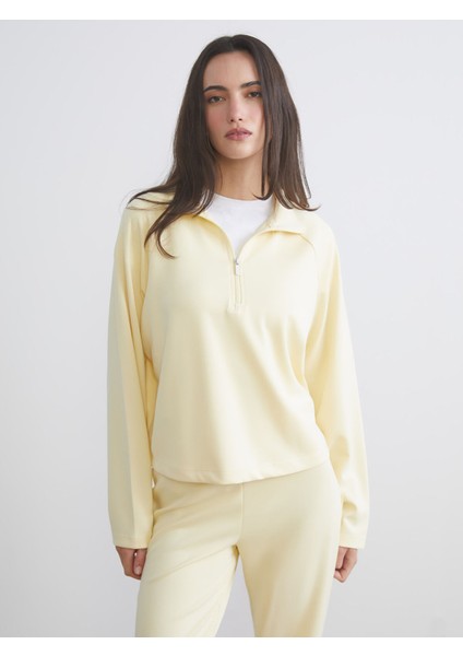 Yeni Sezon Dik Yaka Oversize Kadın Sweatshirt fiyatları