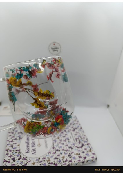 Isıya Dayanıklı Çift Cidarlı Kurutulmuş Canlı Çiçekli Kupa +Bir Paket Islak Mendil fırsatları