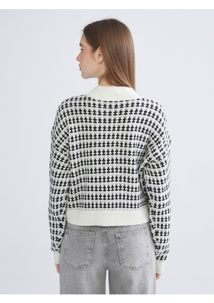 Yeni Sezon Dik Yaka Desenli Crop Kadın Triko Kazak fırsatları