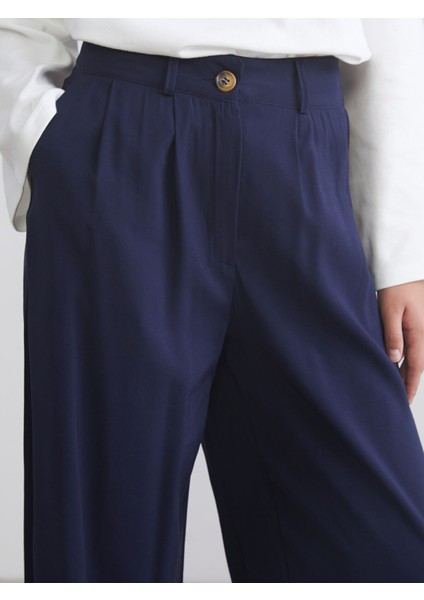 Yeni Sezon Loose Fit Geniş Paça Kadın Pileli Pantolon modelleri