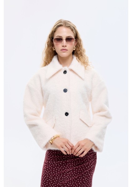 Kadın Quzu Cep Detaylı Ceket CKT00887 Ekru