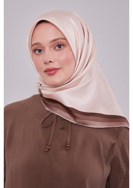 Sütlü Kahve Kenar Bordürlü Twill Ipek Eşarp modelleri