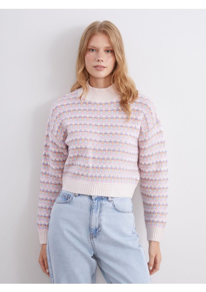 Yeni Sezon Dik Yaka Desenli Crop Kadın Triko Kazak