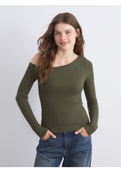 Yeni Sezon Kayık Yaka Dokulu Kadın Body