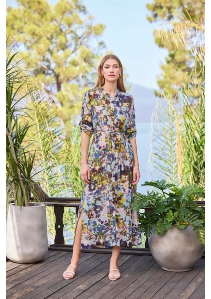 Monamise Desenli ve Yırtmaçlı Önü Düğmeli Gömlek Yaka Elbise