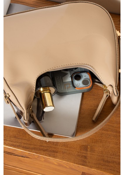 Rugan Özel Gold Metal Kilit Sistemli Askı Boyu Ayarlanabilir Kadın Omuz Çantası modelleri