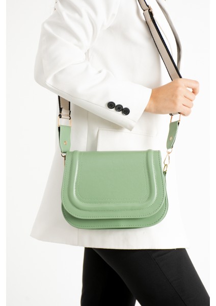 Kadin 5 Bölmeli Astarlı Kapaklı Çıt Çıt Kapama El Kol ve Omuz Çantası