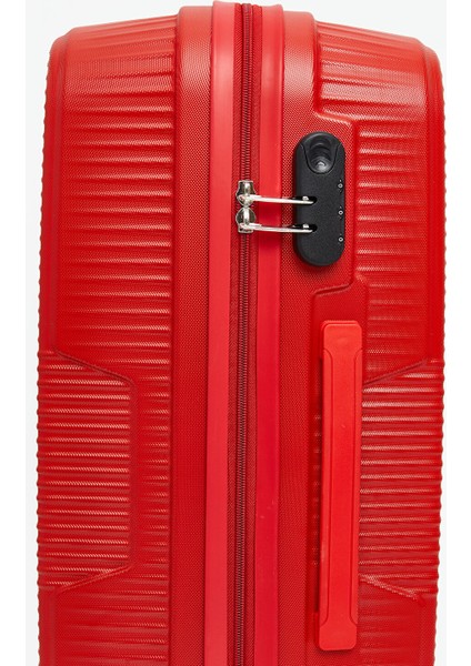 Yeni Sezon Kilit Detaylı Küçük Boy Valiz fırsatları