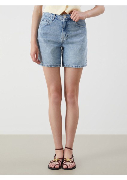Yeni Sezon Mom Fit Kadın Jean Şort fiyatları