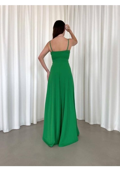 Esnek Kumaş Ip Askılı Yırtmaç Detaylı Uzun Abiye ve Mezuniyet Elbisesi Yeşil 582189 fırsatları