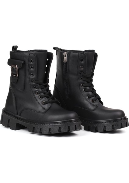 Kadın Siyah Postal Bot – Kalın Taban Fermuarlı Bağcıklı Cepli Tokalı Rahat Günlük Şık ve Dayanıklı