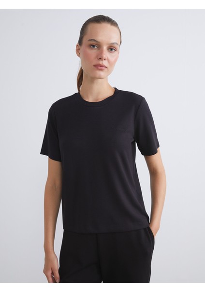 Yeni Sezon Bisiklet Yaka Nakışlı Kadın Tişört modelleri