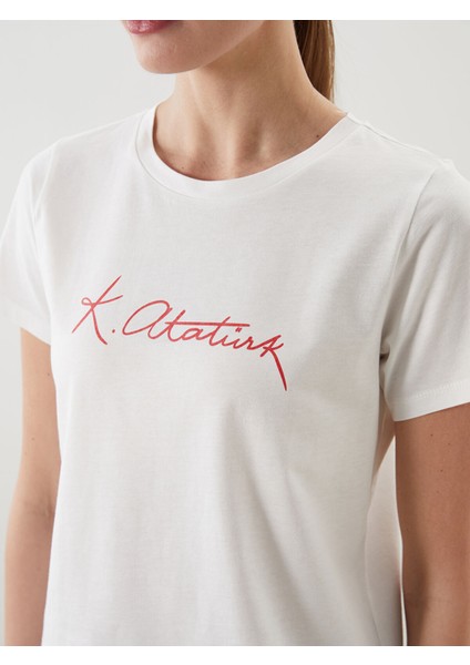 Yeni Sezon Bisiklet Yaka Atatürk Imza Baskılı Kadın Tişört modelleri