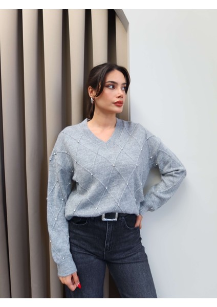 V Yaka Taşlı Triko Kazak indirimleri