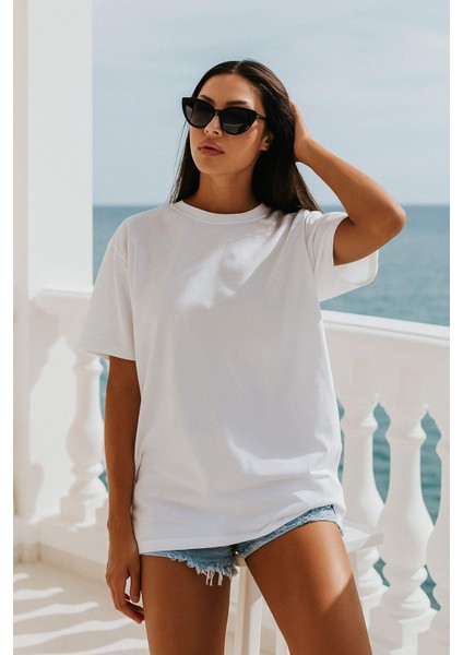Kadın Beyaz %100 Pamuk Oversize Basic Tişört – Rahat Kalıp Relaxed Bisiklet Yaka T-Shirt fiyatları