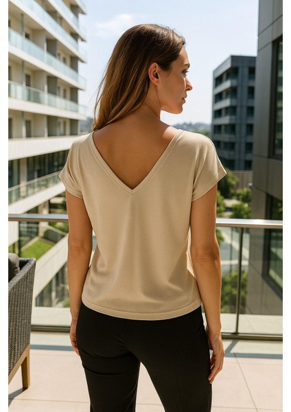 Kadın Bej Viskon Ön Arka V Yakalı T-Shirt Yarasa Kol Relaxed Bluz fırsatları