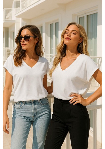 Kadın Beyaz Viskon Ön Arka V Yakalı T-Shirt Yarasa Kol Relaxed Bluz