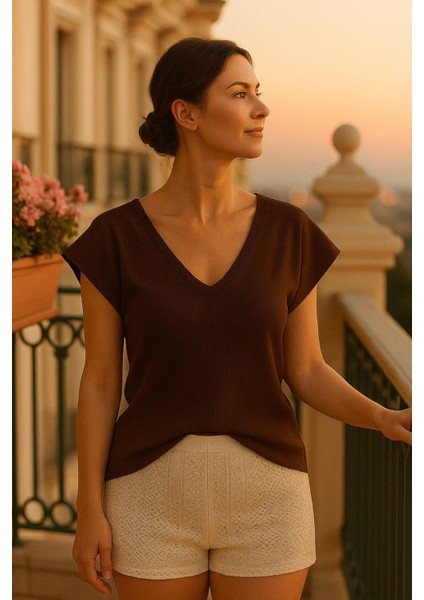 Kadın Kahverengi Viskon Ön Arka V Yakalı T-Shirt Yarasa Kol Relaxed Bluz fırsatları